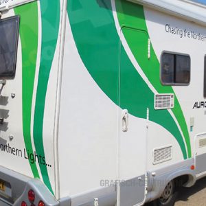 caravan camper achterkant kleur